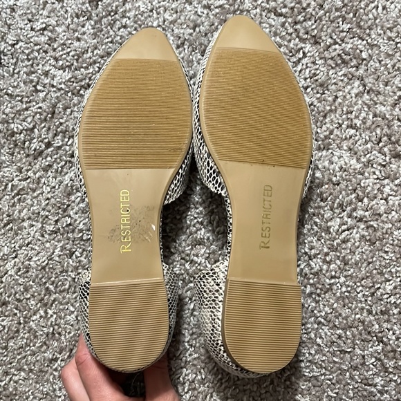 Faux snakeskin flats, size 6 - Picture 2 of 3
